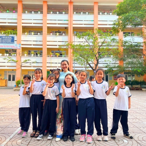 🌼TRƯỜNG THCS, THPT NGÔI SAO TỔ CHỨC GIAO LƯU “MỖI TRANG SÁCH – MỘT ƯỚC MƠ” TẠI TRƯỜNG TIỂU HỌC BÌNH TRỊ 2 🌼